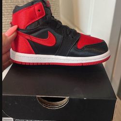 Jordan 1s satin bread