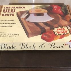 Ulu Knife And Chopping Block