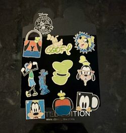 Disney Goofy Assorted Pin Trading - Set of 10 pins