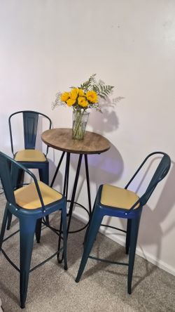 Tall Pub Table And Stools