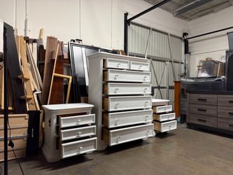 Bedroom dresser set $349