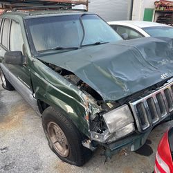1997 Jeep Grand Cherokee For Parts 