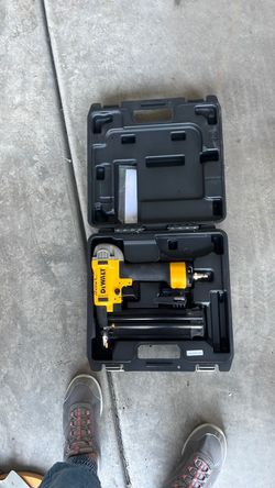 Dealt 18 gauge brad nailer
