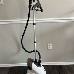 Garment Steamer with Roll Wheels