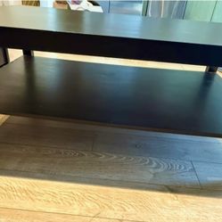 Huge Coffee Table and Glass Giftset Included