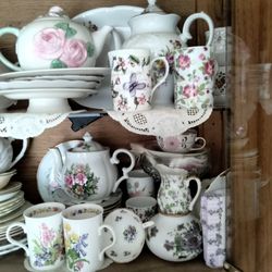 Tea cups and Tea pots.....beautiful