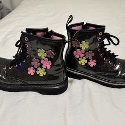 Girls Dr Martens Size 4