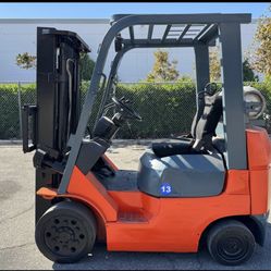 Toyota 5000 Lb  Forklift 