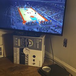 32” Tv And PS4 Combo
