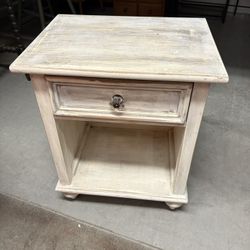 Cabinet/end table/nightstand/bedside table/one drawer table