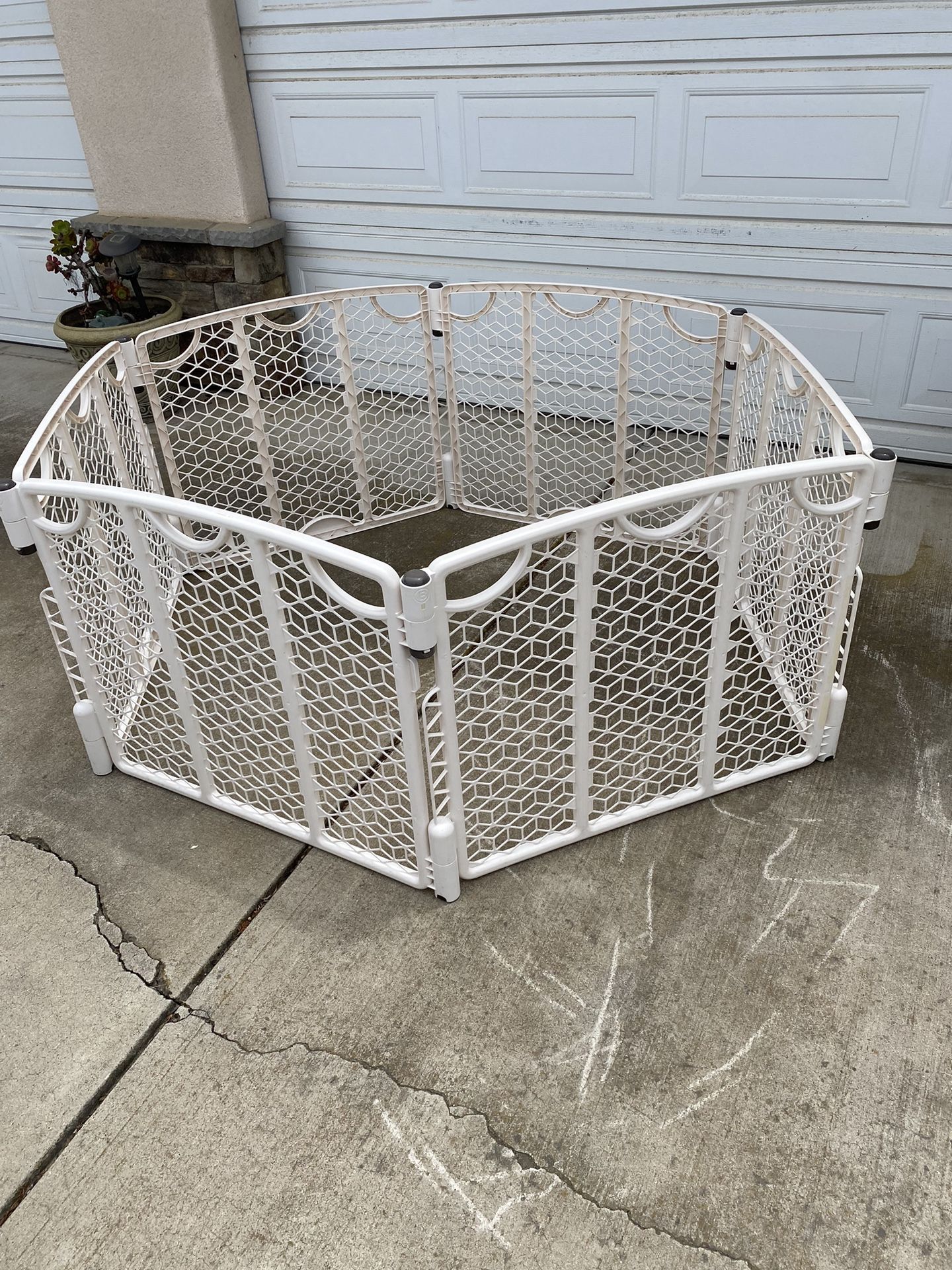 Evenflo Baby/Pet Gate Play Area