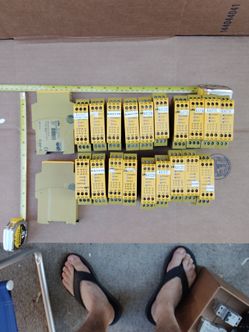 Lot of 22 Pillz relay
