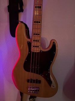 squier bass guitar