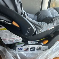 Chicco Baby car seat 