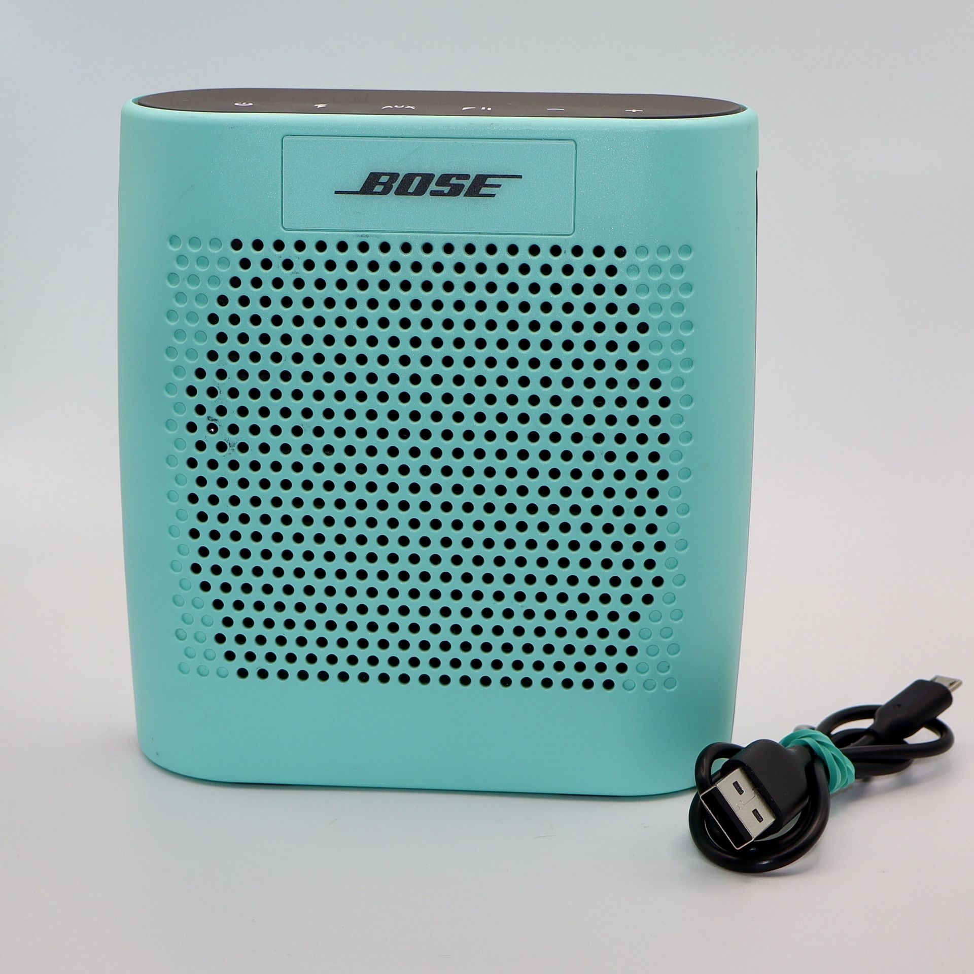 Bose SoundLink Color 415859 USB Bluetooth Portable Stereo Speaker Tabletop