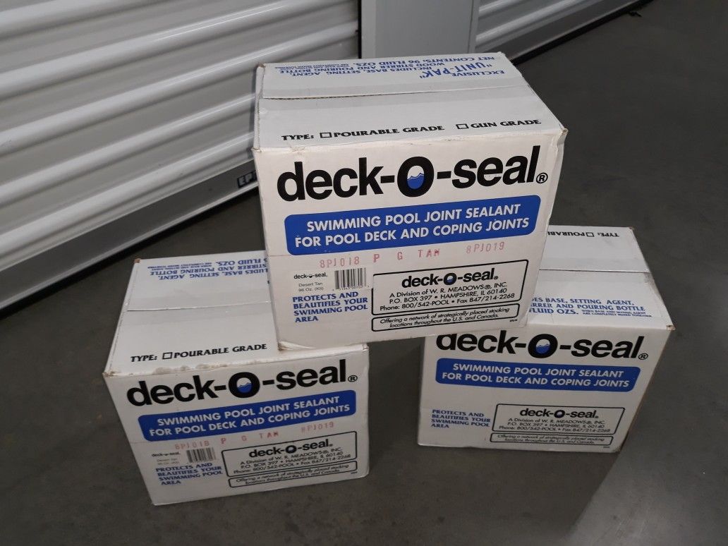 Deck o seal for spa and pools