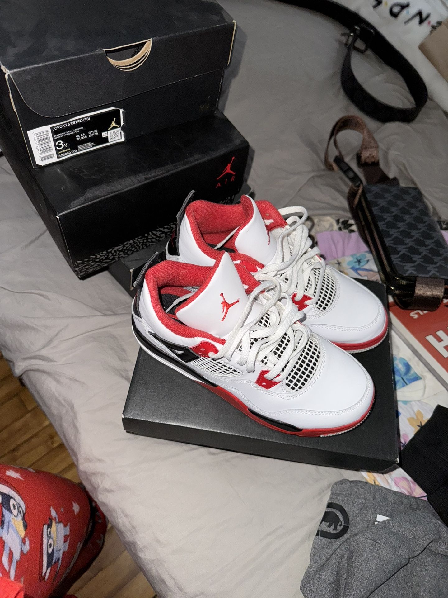 Jordan 4s