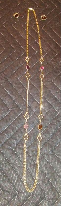 Very Pretty Signed Avon Vintage Necklace & Earrings Set!!!