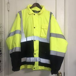 ✔️Mens High-Visibility Yellow and Black Jacket By Utility Pro 🦺 