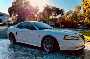 2000 Ford Mustang