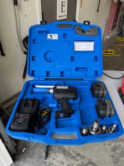 Uponor PEX Expansion Tool Kit with Case