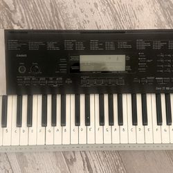 Casio CTK-4200 61-Key Portable Keyboard/piano