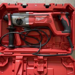 Milwaukee corded HAMMER DRILL