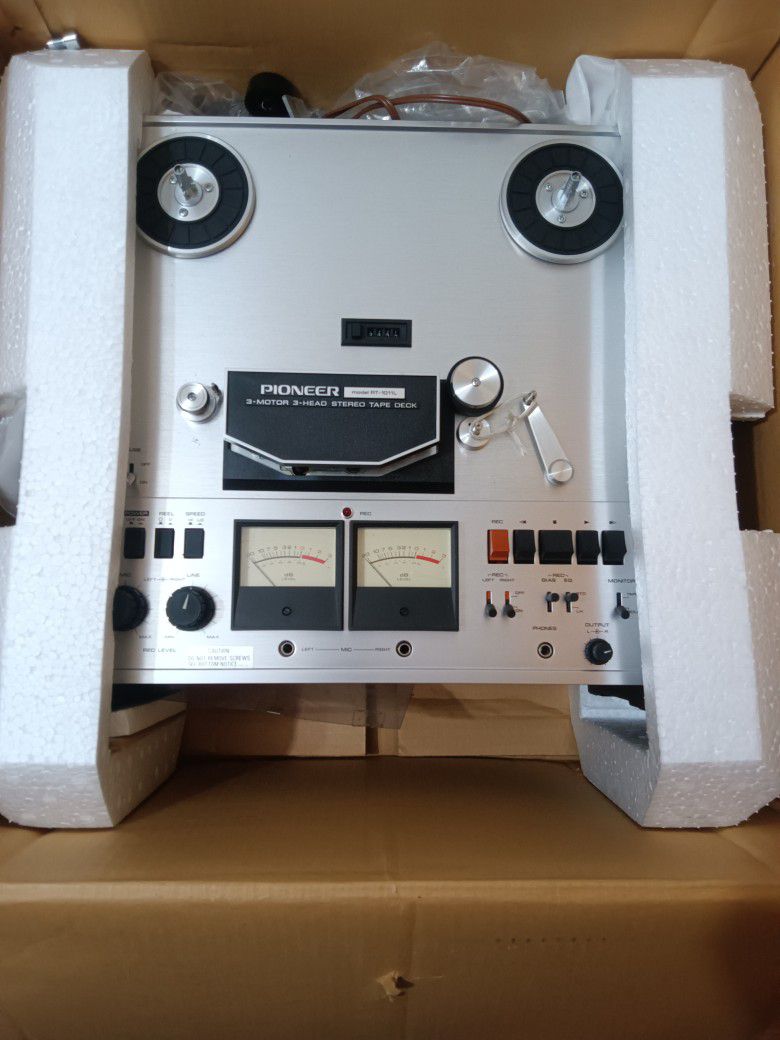 Pioneer RT-1011L Reel to Reel 3-Motor 3-Head Stereo Tape Recorder Deck for  Sale in Beavercreek, OH - OfferUp