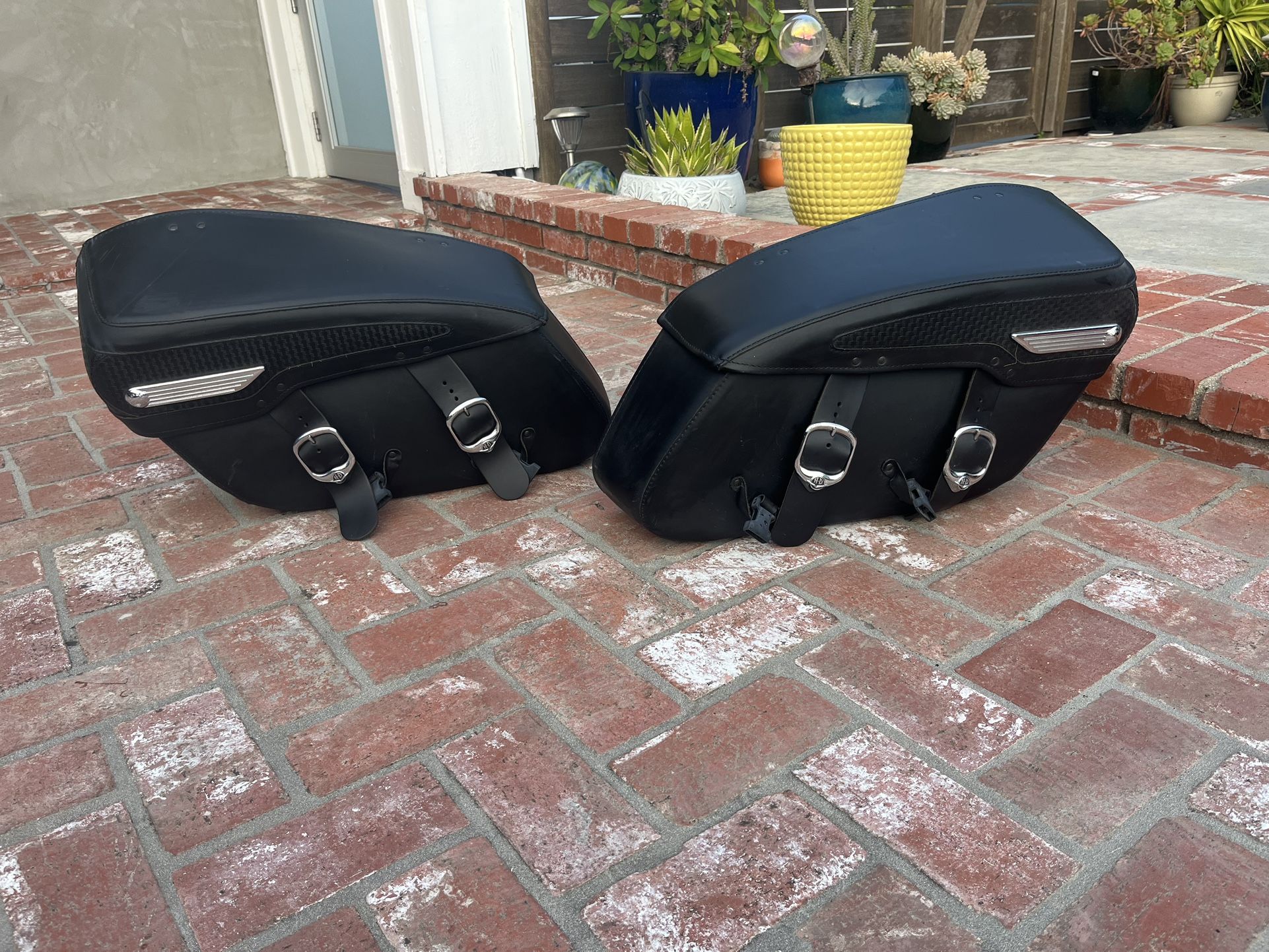 Harley Davidson, Leather Saddlebags