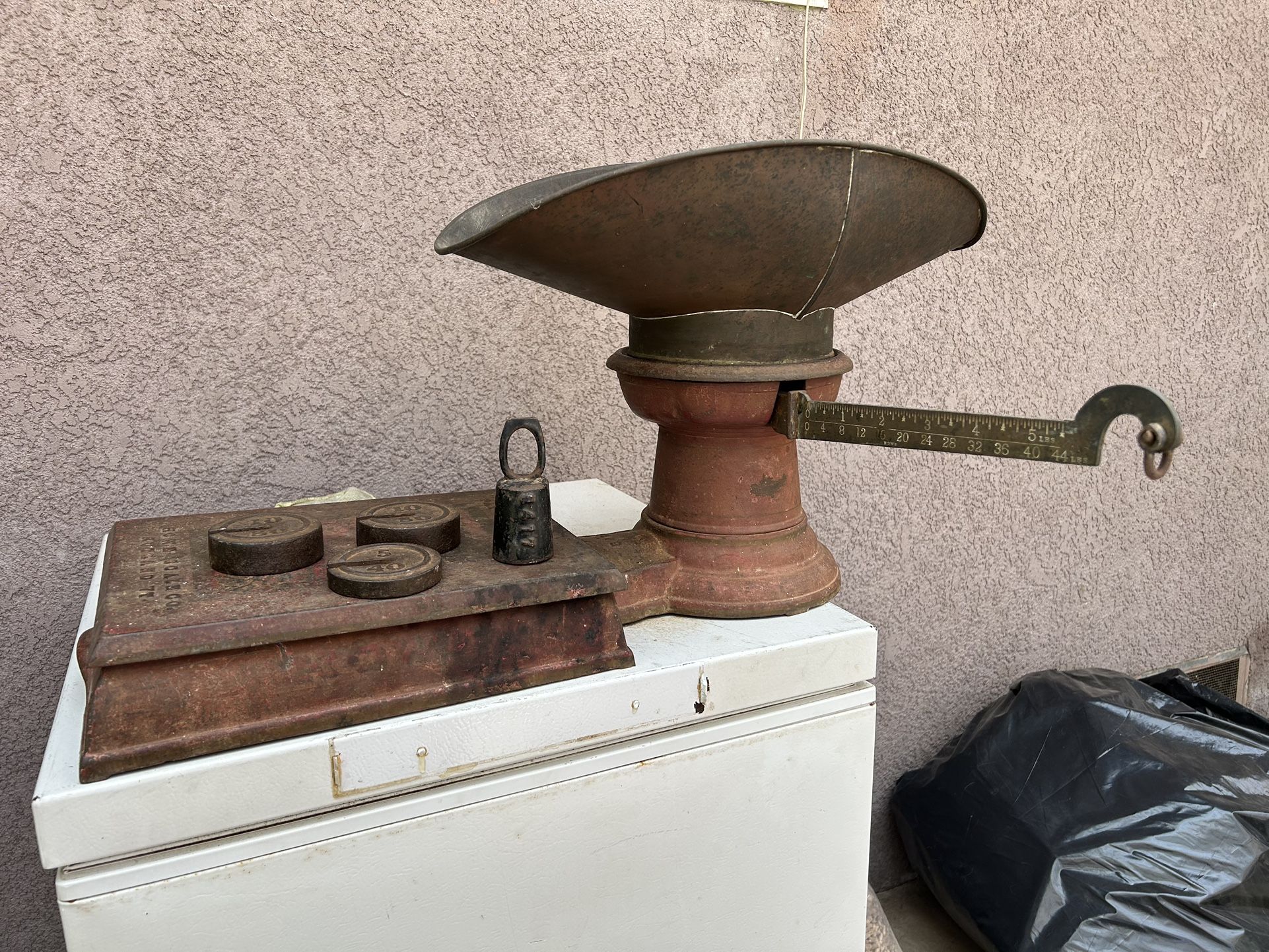 Antique Howe Scale