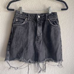 TopShop Moto Destroyed Frayed Raw Black Denim Mini Skirt Size 2