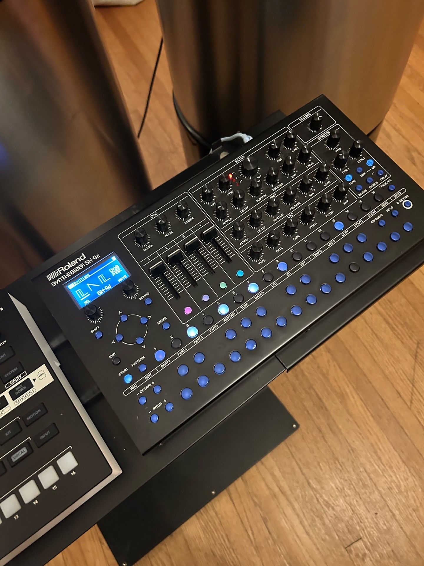 Roland SH4d
