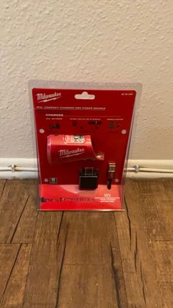 Milwaukee M12 Compact Charger and Power Source