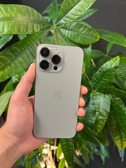 iPhone 16 Pro Max - Unlocked - 256GB