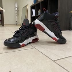 Don’t Know The Shoes Don’t Need Them And They Don’t Fit Me No More There Size 6.5y