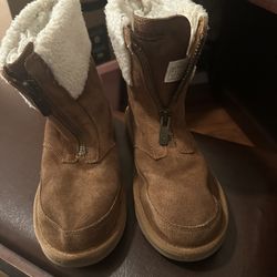 Winter Boots Size 8 Kookaburra 