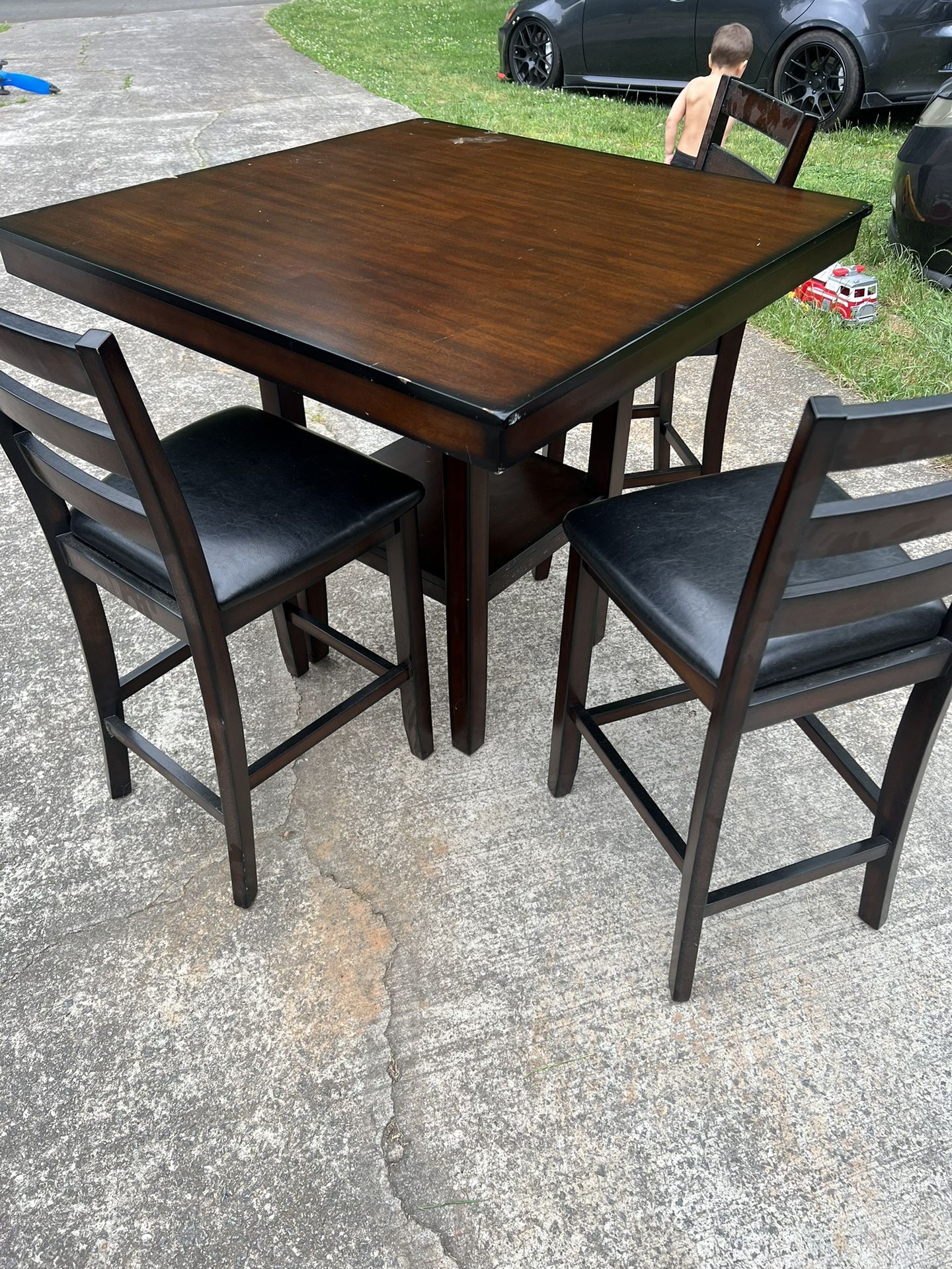 Dining Room Table 