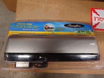 Swingline Portable Electric  Hole Punch - 3 Punch Head[s] 15 Sheet Capacity NIB