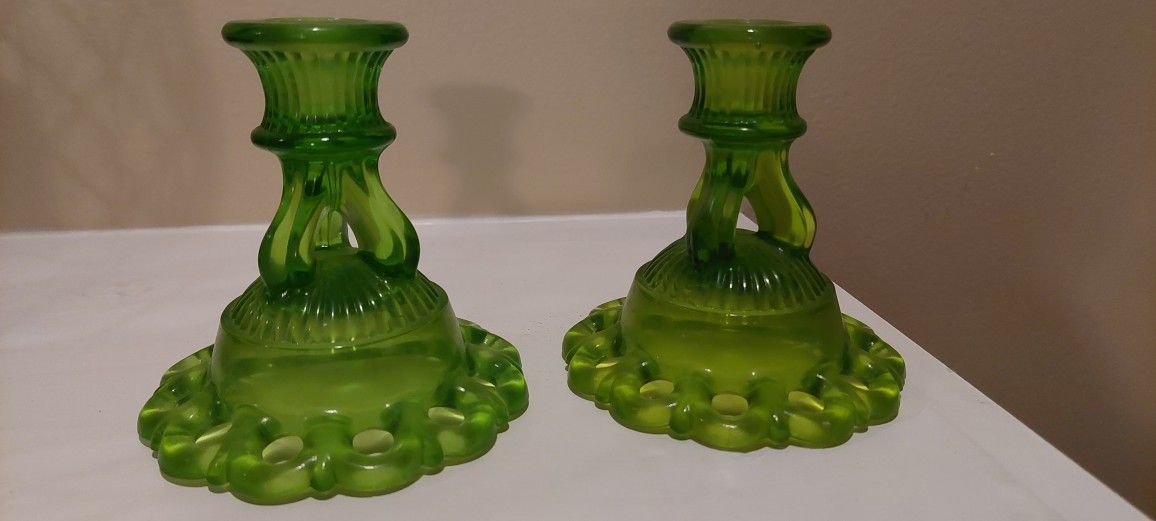 Westmoreland Vintage Vibrant Green Doric Lace Decorative Glass Art Candlestick