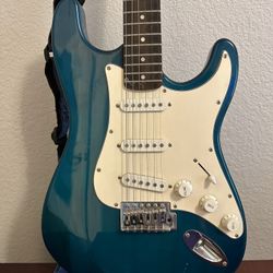 Electric Guitar w/Anp - Austin Strat Style (Blue/Green & White Body) 