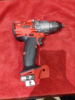 Milwakee  driver drill perfect condicion  60.00  Fuel  brushness