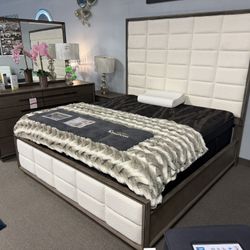 Lovely Bedroom Set! 🎉💚✅ Easy Financing! 