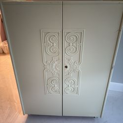 Cabinet Desk