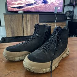 Oakley Boots