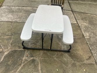 Kids picnic table