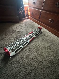 Tile cutter