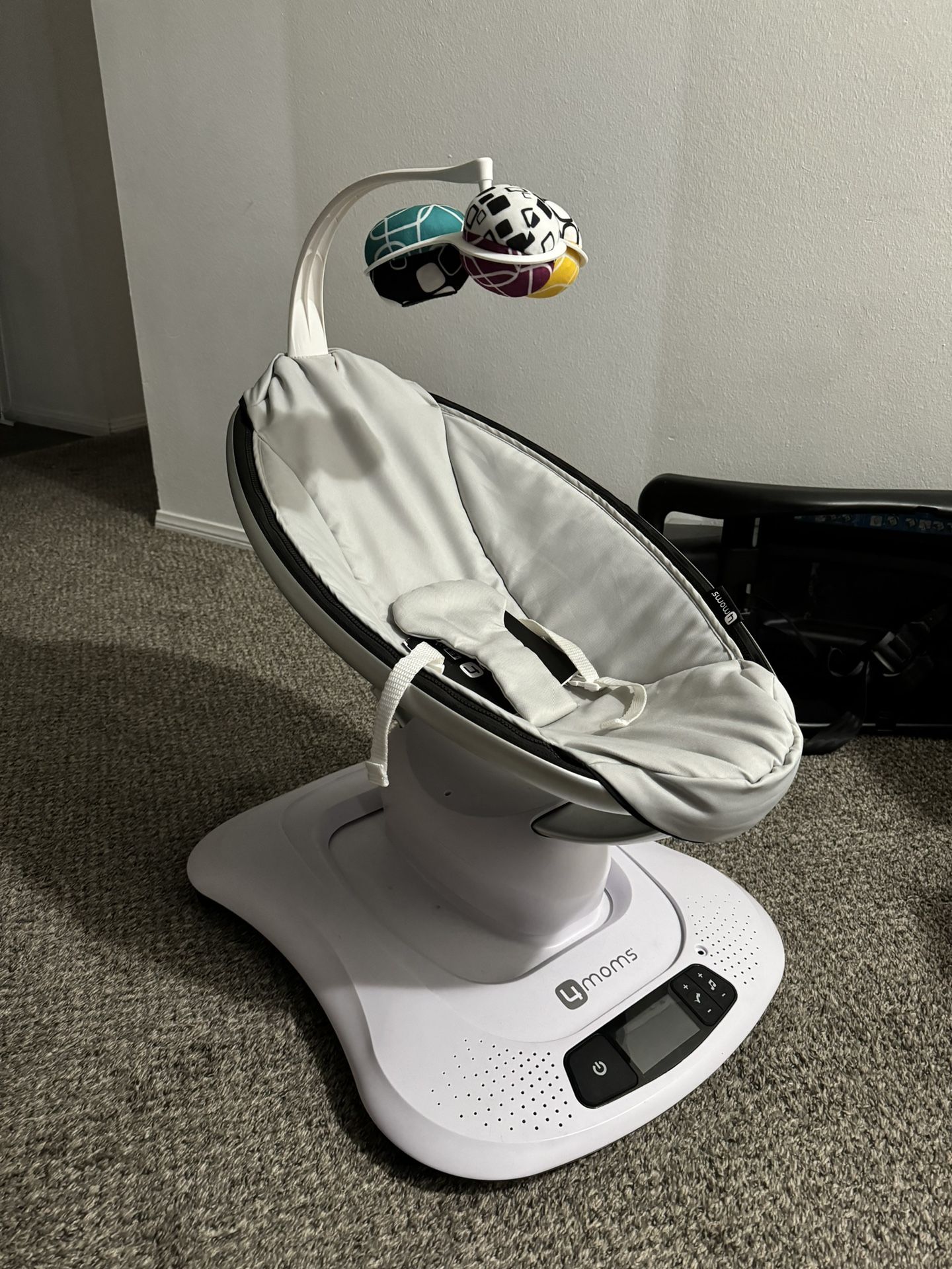 4moms mamaRoo 4.0 Baby Swing