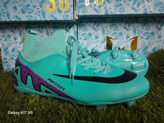 Soccer cleats us size 9.5