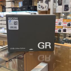 Ricoh GRIII X Urban
