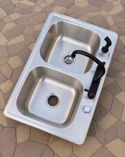 33” Stainless Steel Double-Bowl Kitchen Sink with Black Faucet
